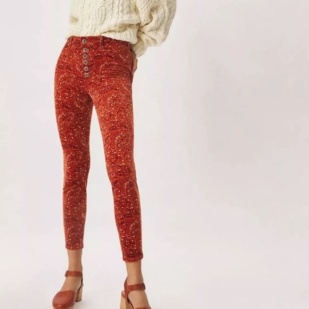 Super cute gorgeous patterned Anthropologie skinny fit pants
